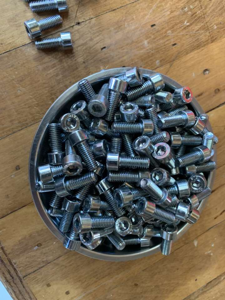 M8-1.25x20mm hex socket cap screw