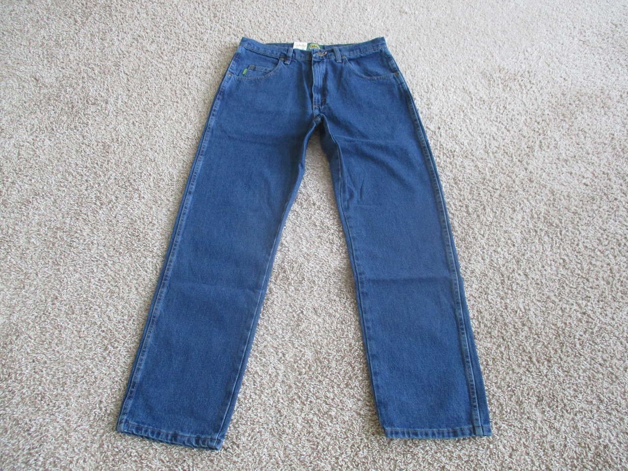BNWT Cabela's Roughneck Relaxed Jeans for Men 33x32 (Dark wash...dark blue)
