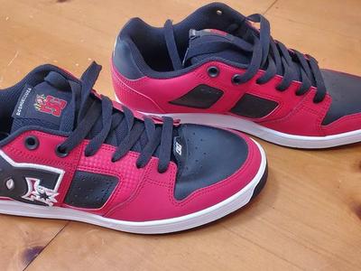 DC mens shoes size 9 new