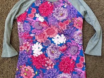 Lularoe Size Extra Small Shirt