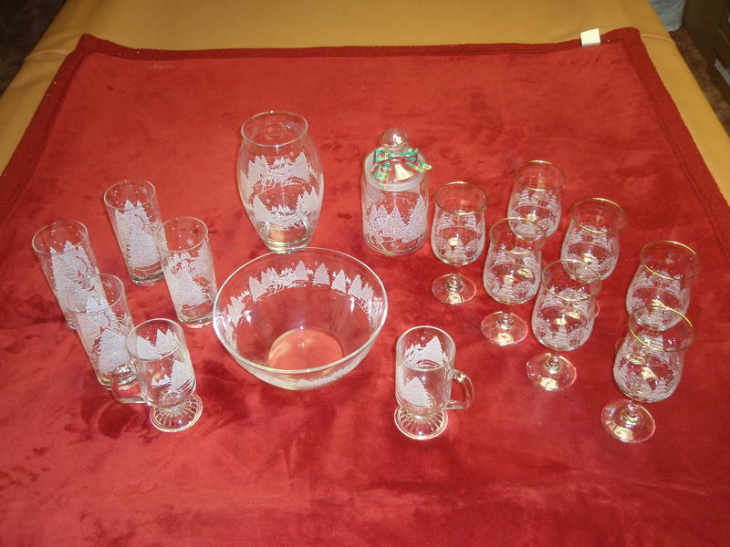 AVON glassware, 23 pc Holiday set, NEW in boxes.  Price reduced.