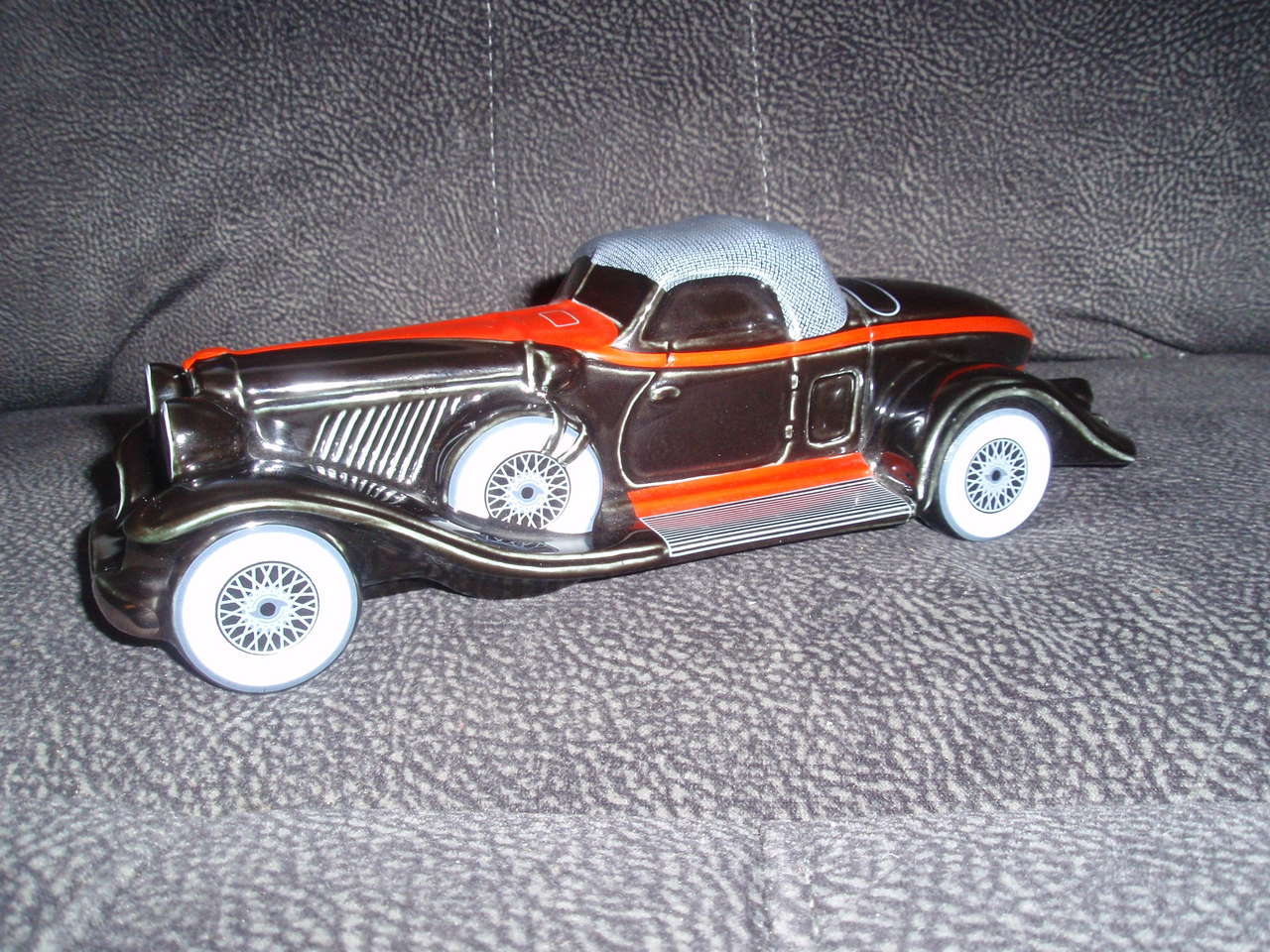 Avon 1932 Auburn collector decanter