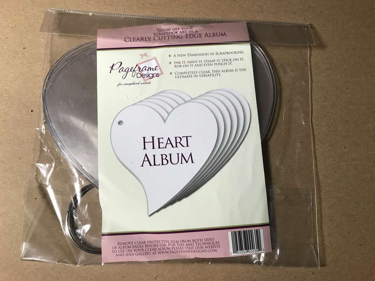 Pageframe Designs Clear Acrylic 1-Ring Scallop Layer Book 6 Pages Heart Shaped Album Scrapbook, new or