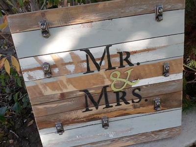 Mr. & Mrs. Picture Display