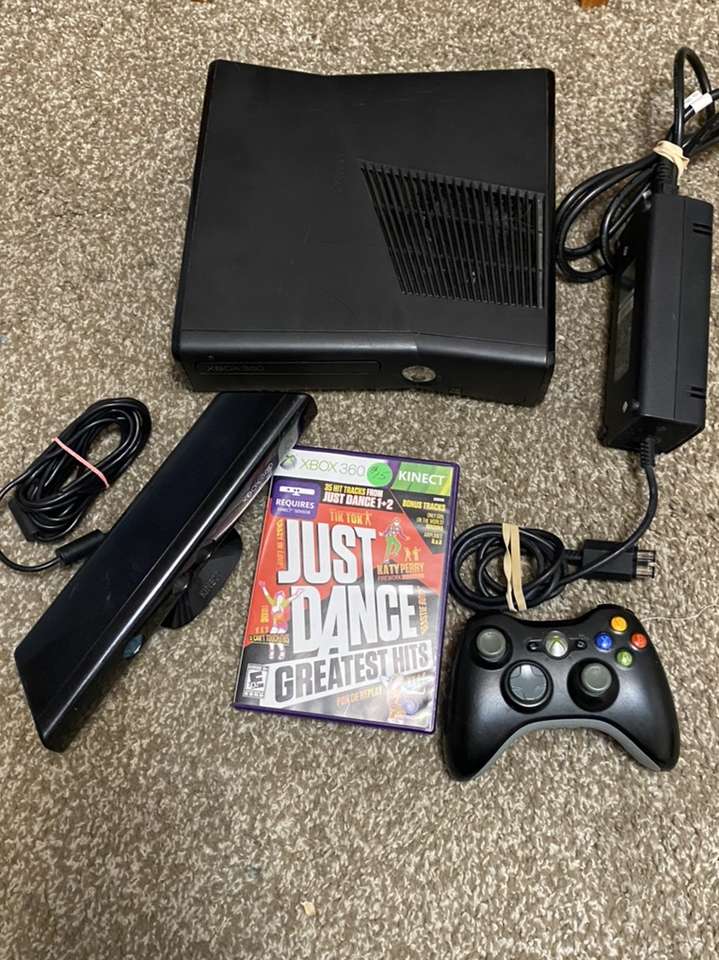 Xbox 360 S (HDMI, Wireless Internet) Kinect