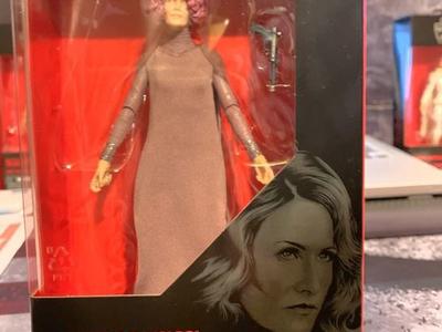 Star Wars Black Series 6” Vice Admiral Holdo- MINT