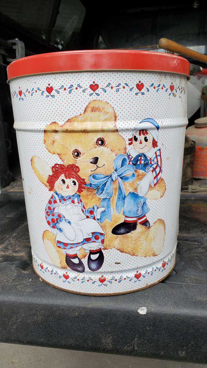 LARGE TIN CAN WITH LID