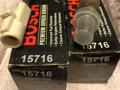 2 New Bosch Premium O2 Oxygen Sensor #15716
