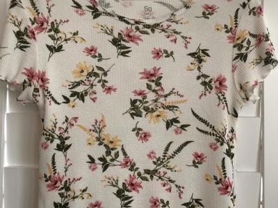 SO Ivory Floral Baby Tee / Crop Top Juniors Size Medium