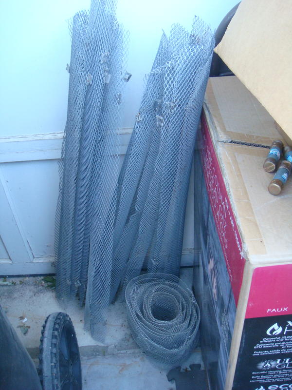 WIRE MESH GUTTER GUARD LEAF FILTERS FOR ROOF GUTTERS .66 CENTS PER FOOT