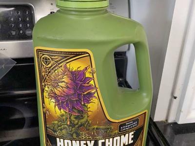 Honey Chrome Aroma & Resin Enricher- Open Bottle