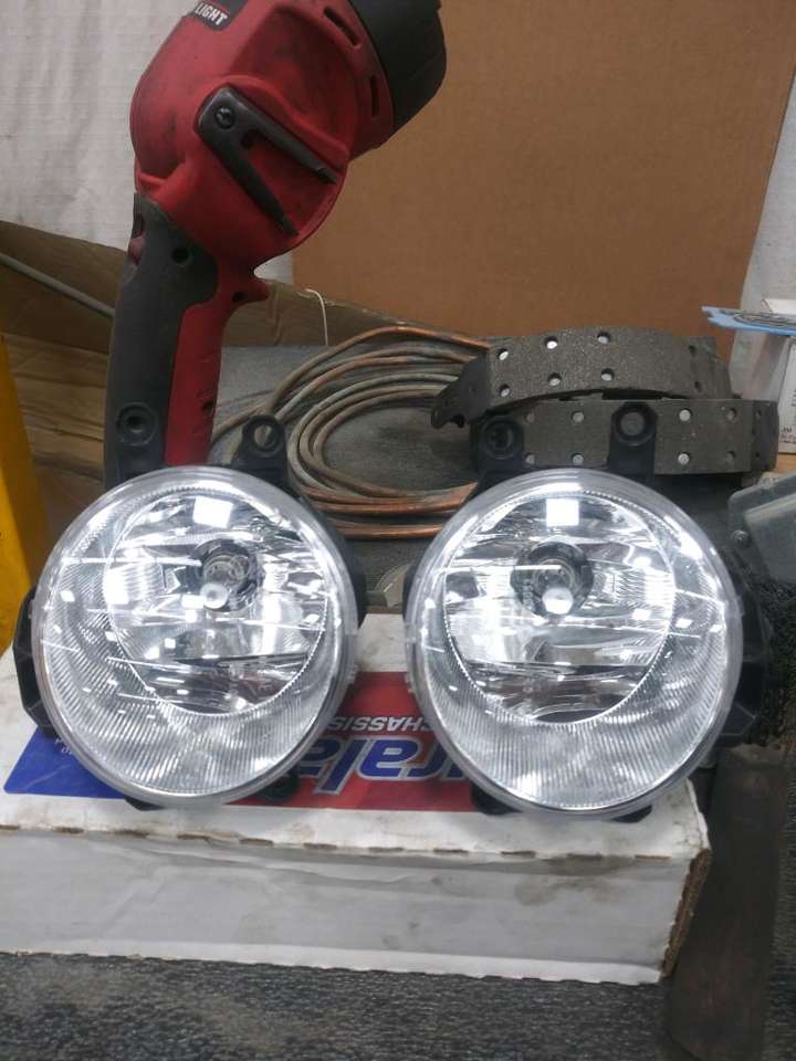 19-21 rav 4 oem fog lights almost new