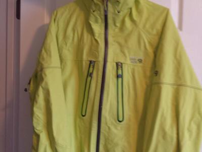 Mountain Hardwear Snowpocalypse Jacket; Ski and Snowboard jacket, Gore-Tex Dry Q, Voltage, Size XL, Excellent Like New Condition