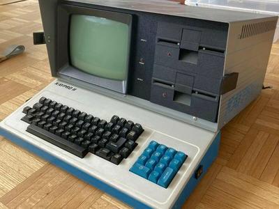 Kaypro II Suite Case Computer Original And Complete