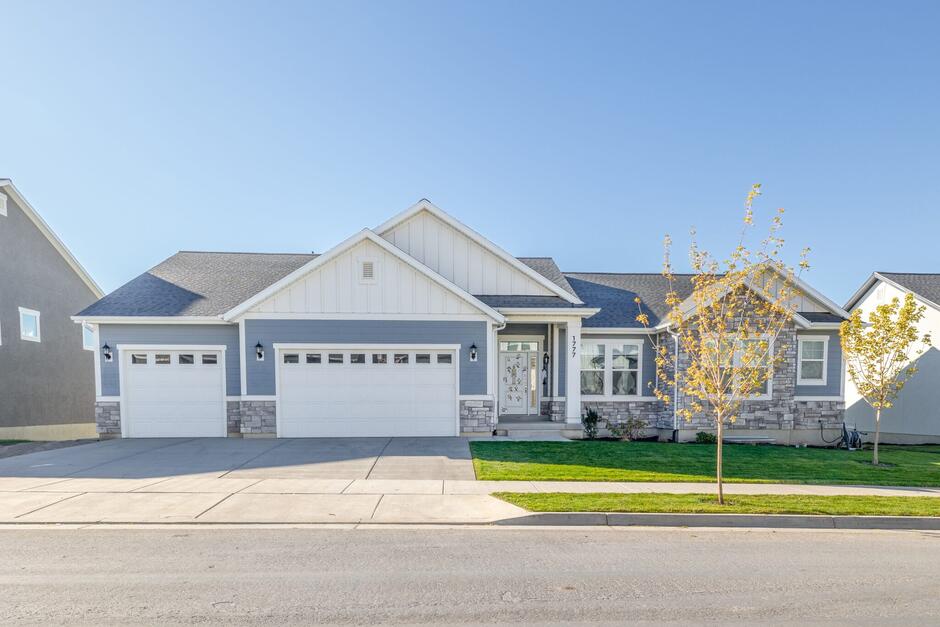 Megan floorplan in Highridge community