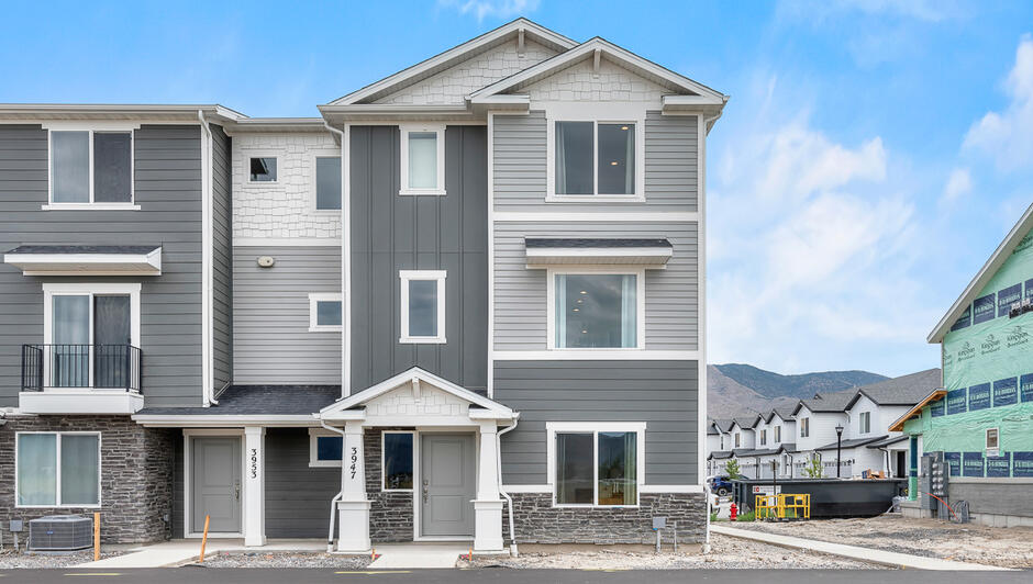 Oliver End floorplan in Eagle Point Townhomes community