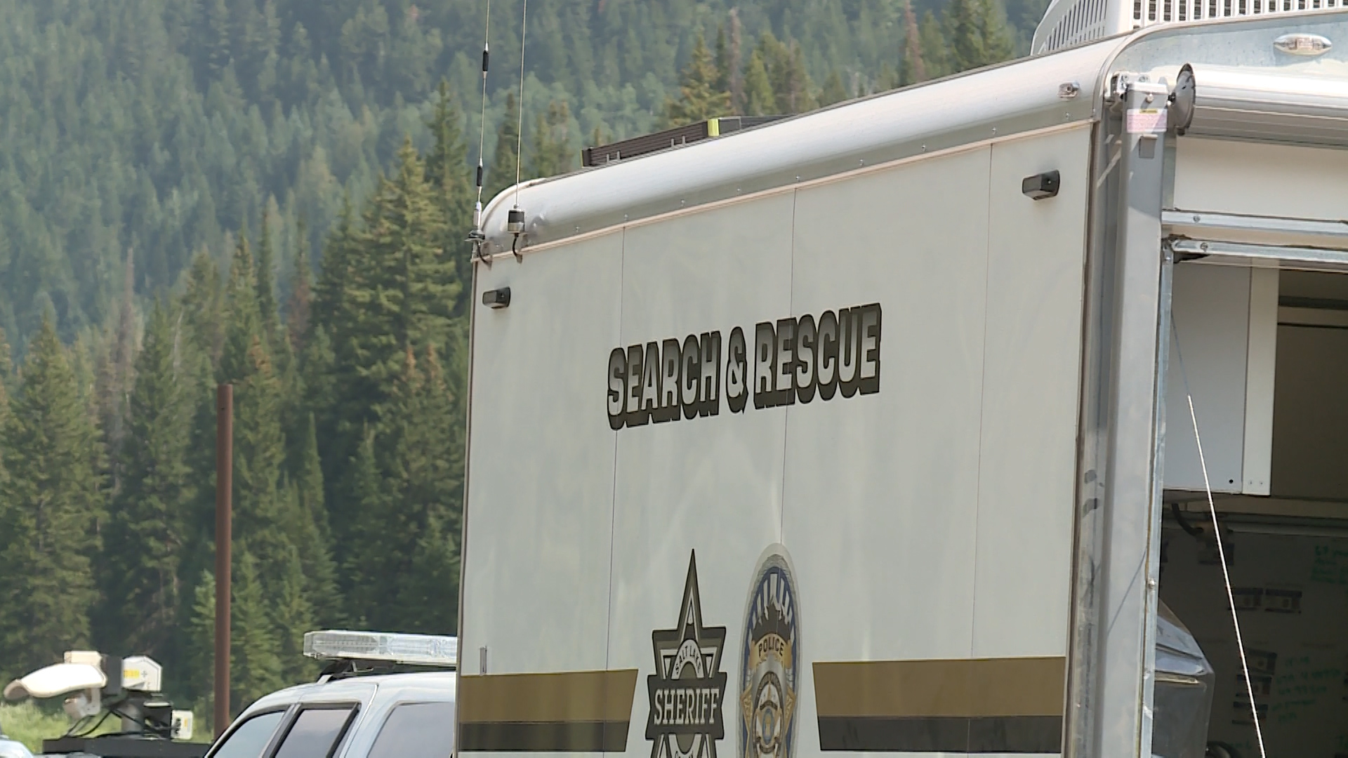 2 hikers ‘trapped in the cold’ on Mt. Superior, officials say