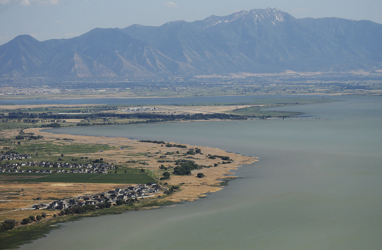 Algae outbreak infects Weber County pond, scum plagues other lakes