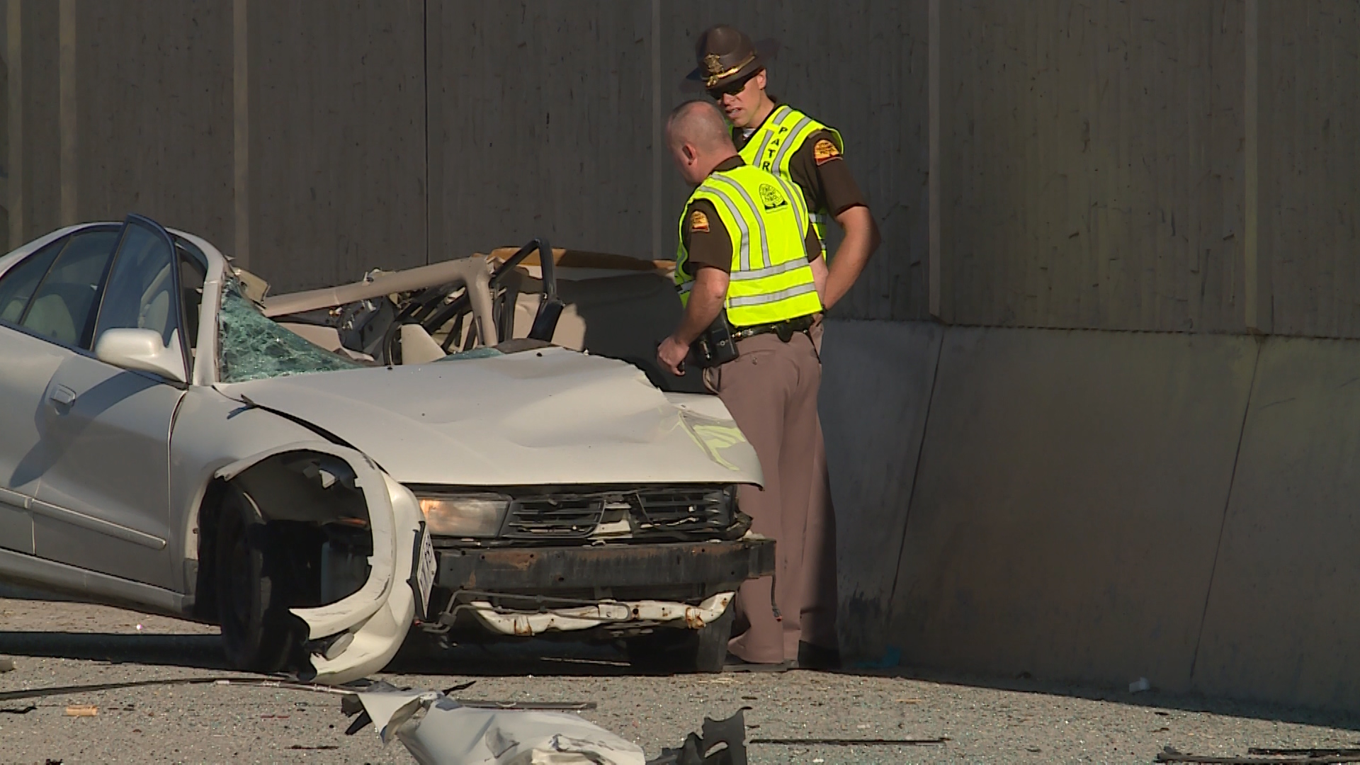 Middle school teacher killed in 7-car crash on I-15