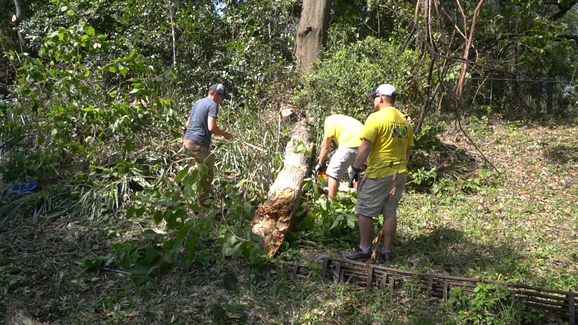 LDS volunteers provide 'helping hands' for Florida neighbors in need