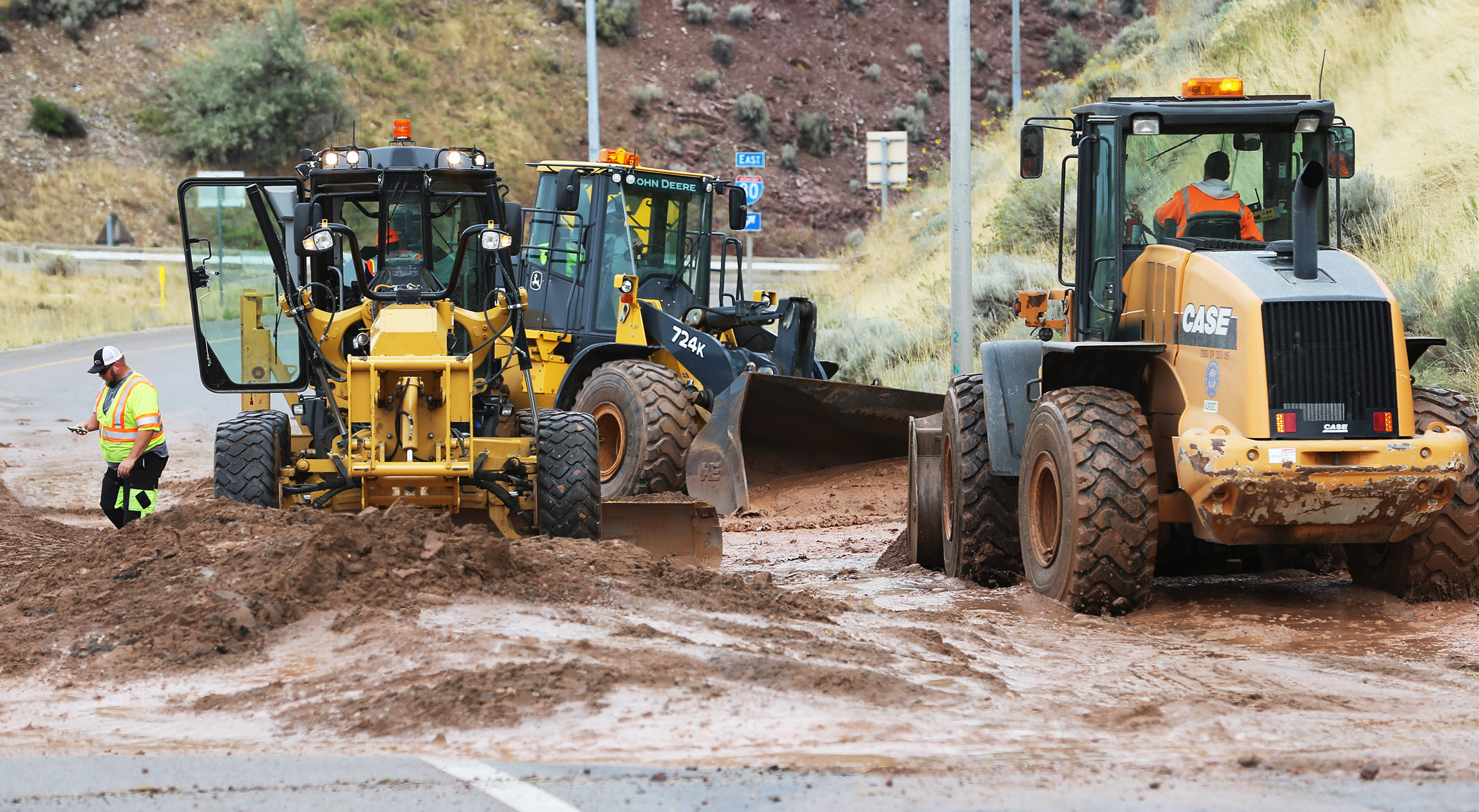 I-215 ramp to I-80 could be closed for weekend after water main break, UDOT says