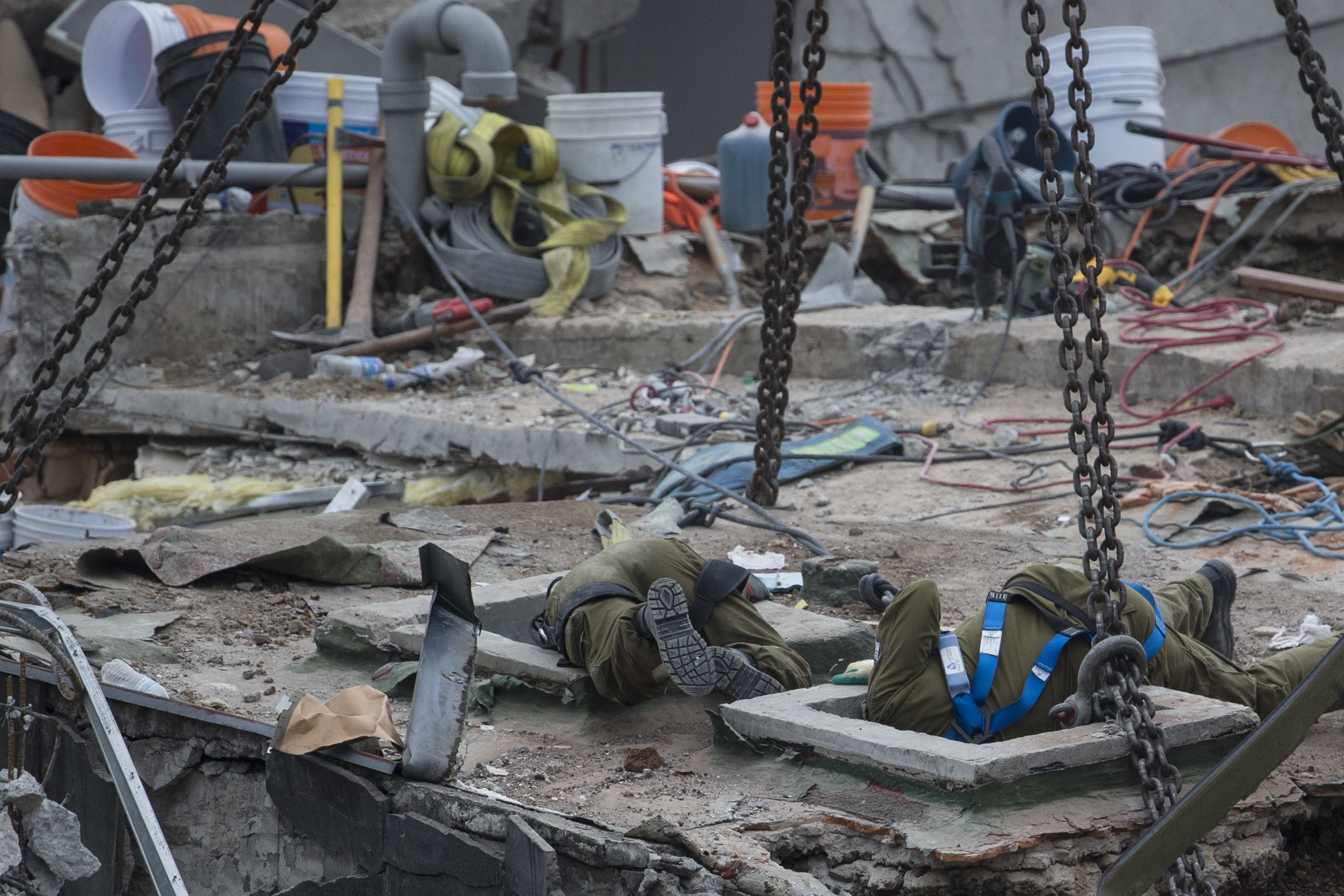In Mexico City, hopes of finding quake survivors dwindle