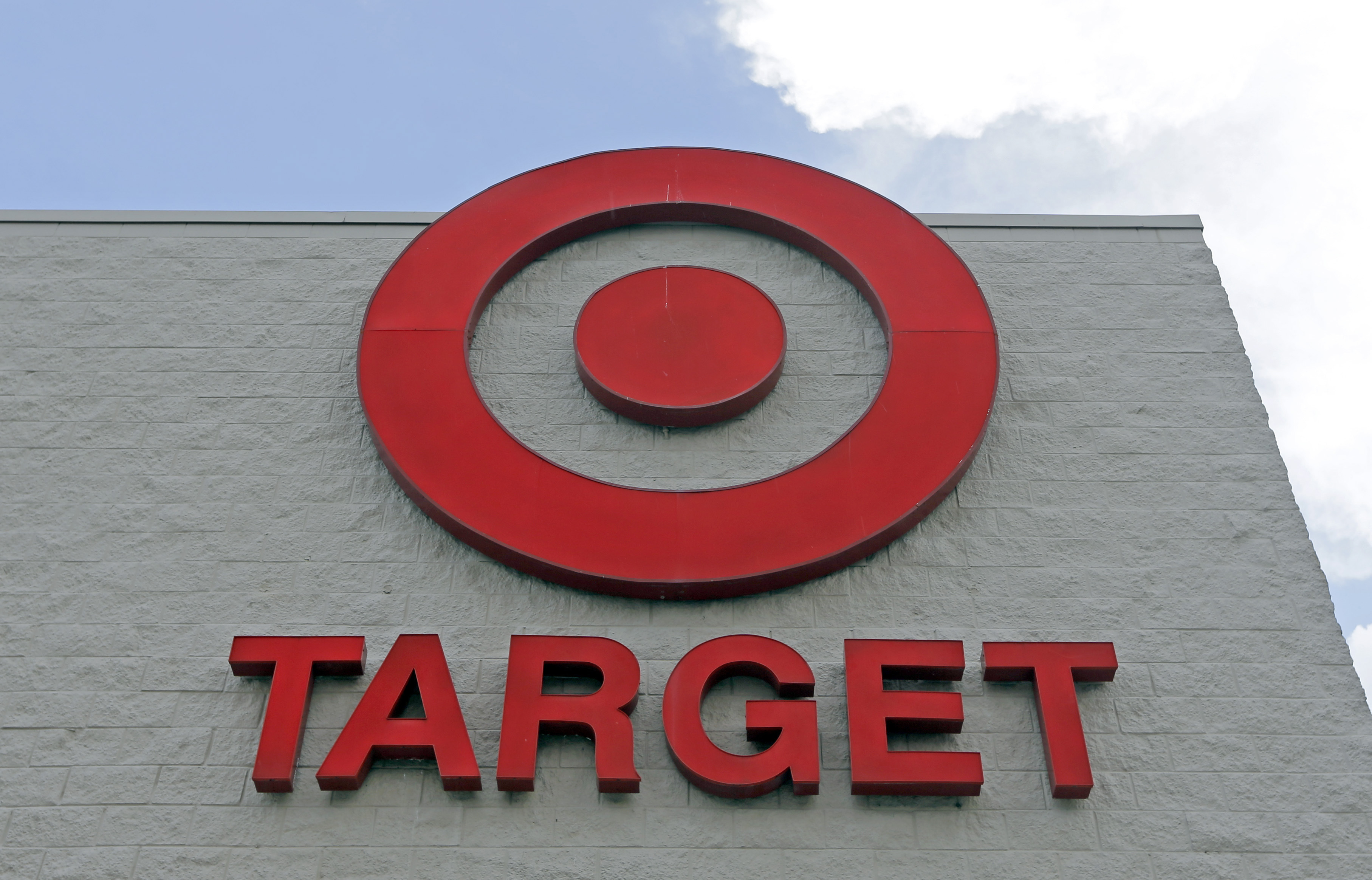 Local newlyweds lose $800 in Target gift card scam