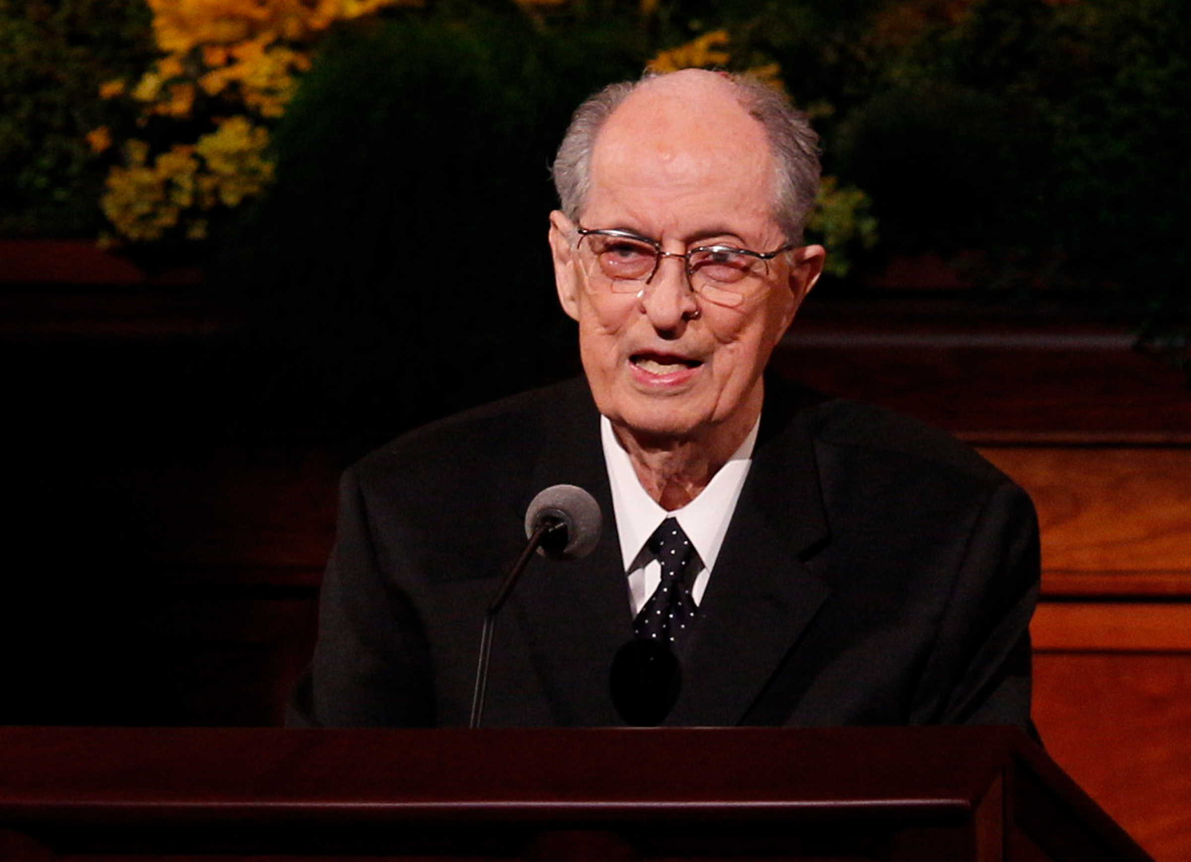 Elder Hales hospitalized ahead of church's general conference