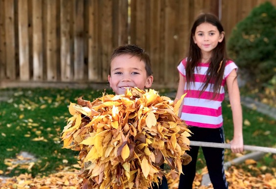 Make Your Week: Kids rake leaves for neighbor, Utahns buy dinner for Vegas hospital employees