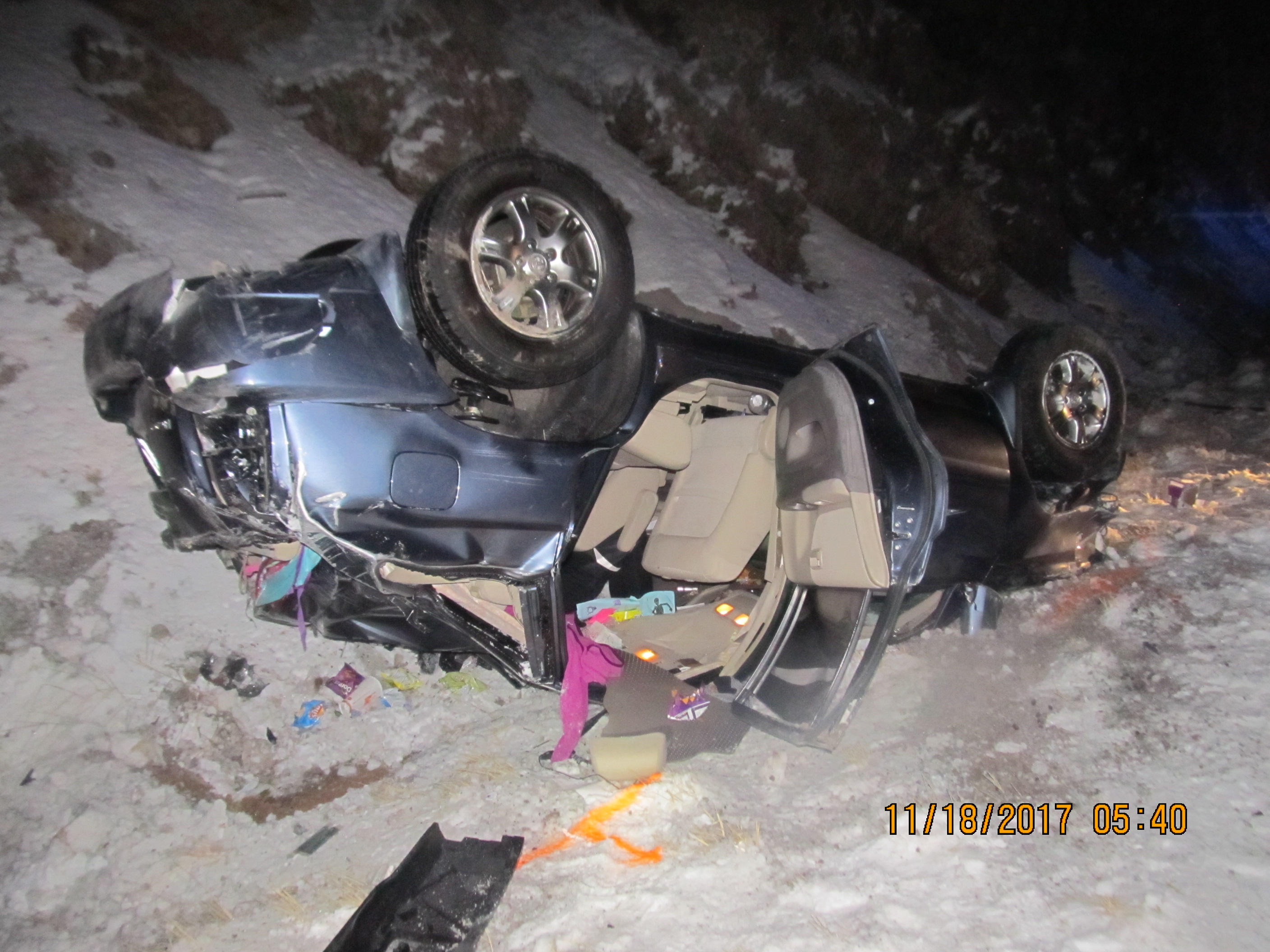 Layton woman dies after early-morning crash on I-15