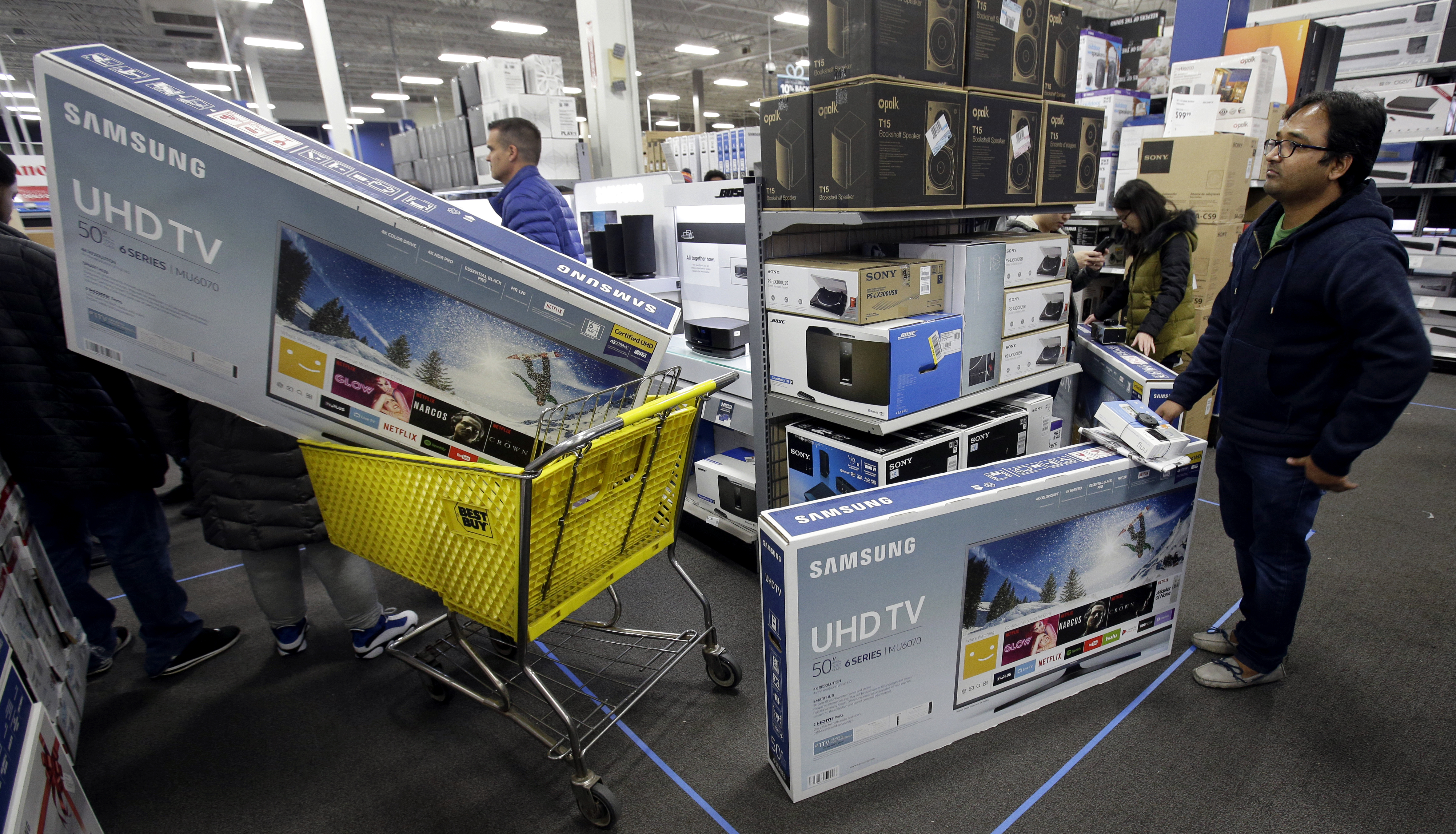 Even in the Amazon era, Black Friday shows stores are alive