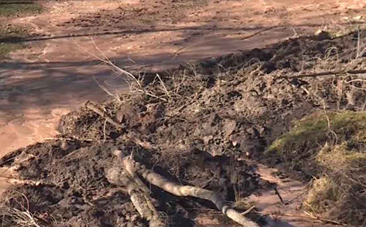 Slow-moving landslide forces evacuation of 3 Riverdale homes