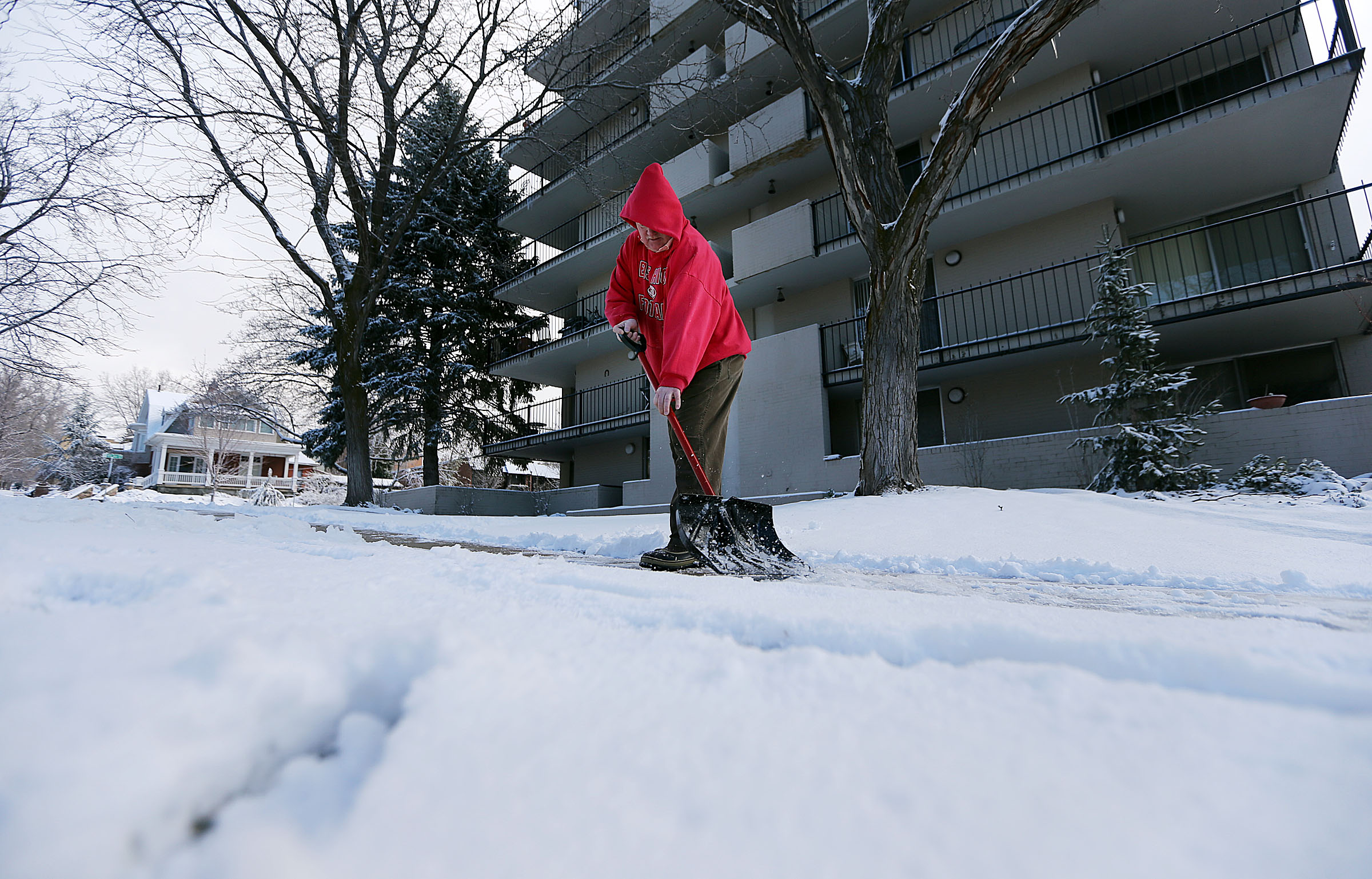 How to prevent injury while shoveling snow this winter