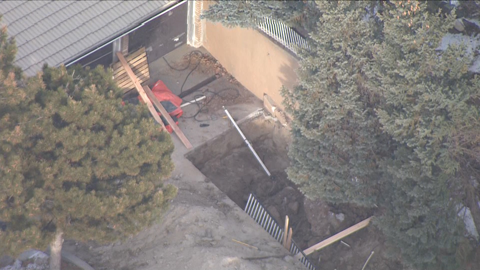 Police: Contractor dies in Sandy after wall collapses on him