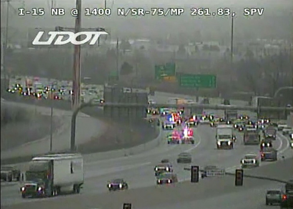 Man dead after losing control of vehicle on southbound I-15 near Springville