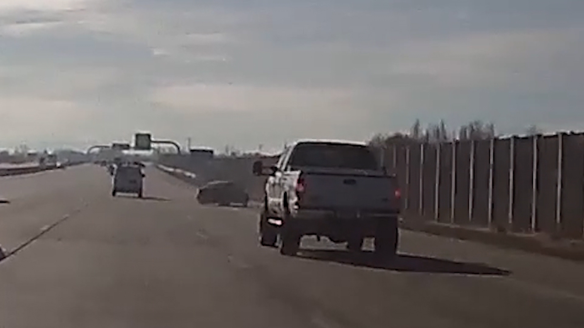 4 survive violent crash caught on dashcam, troopers say