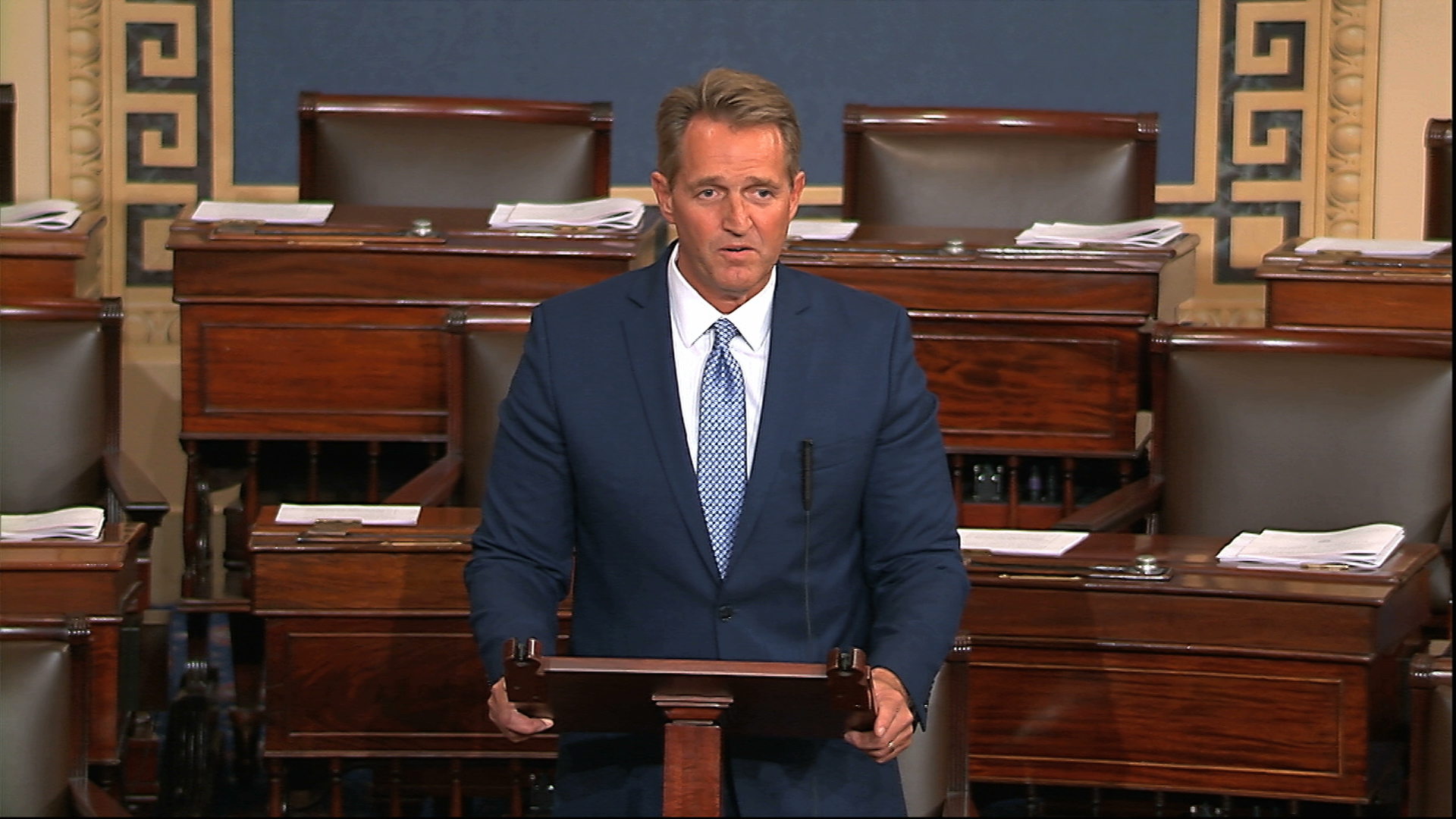 Sens. Lee, Flake honor President Monson on Senate floor