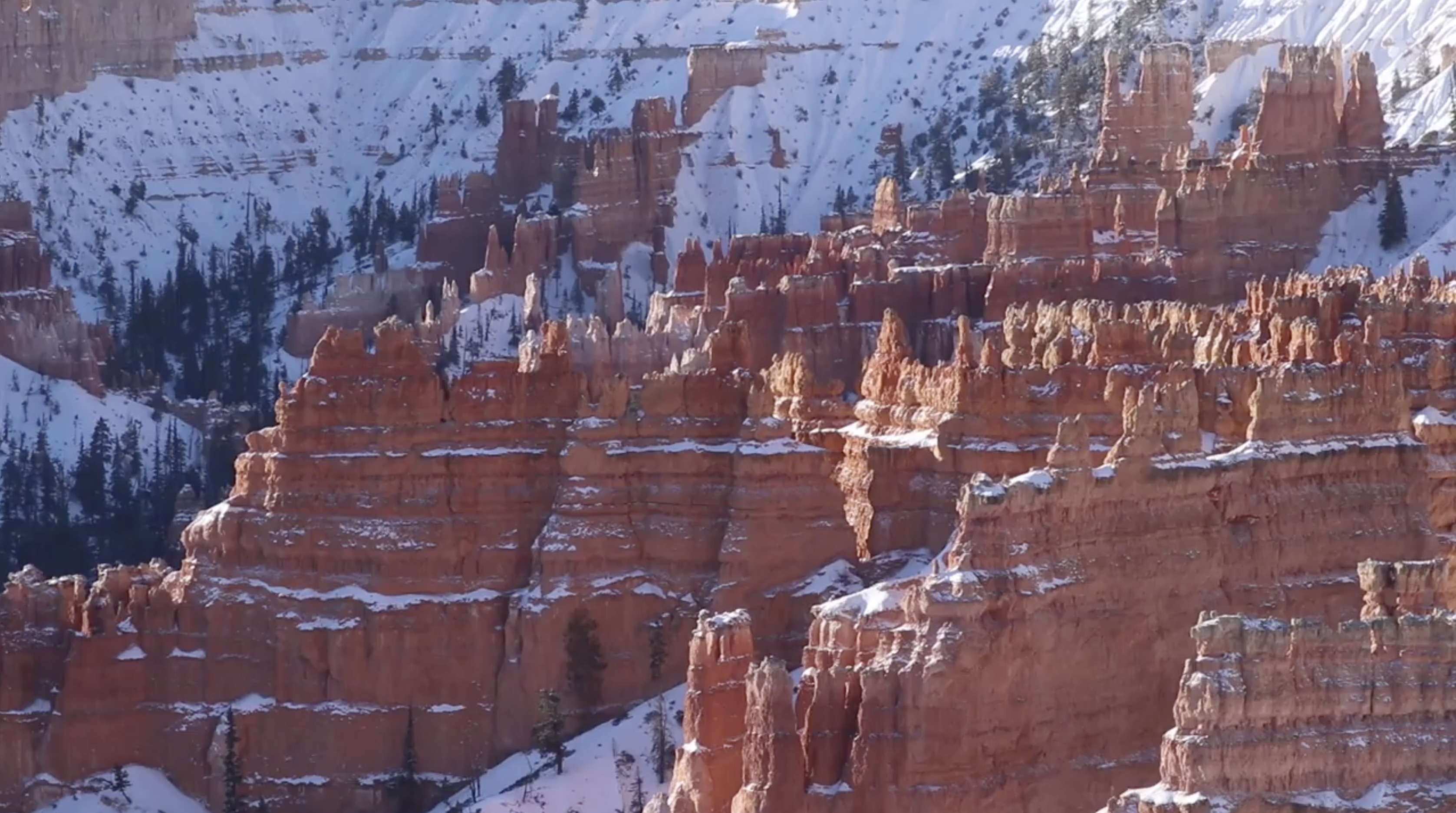 Bryce Canyon visitor center open for limited hours during government shutdown