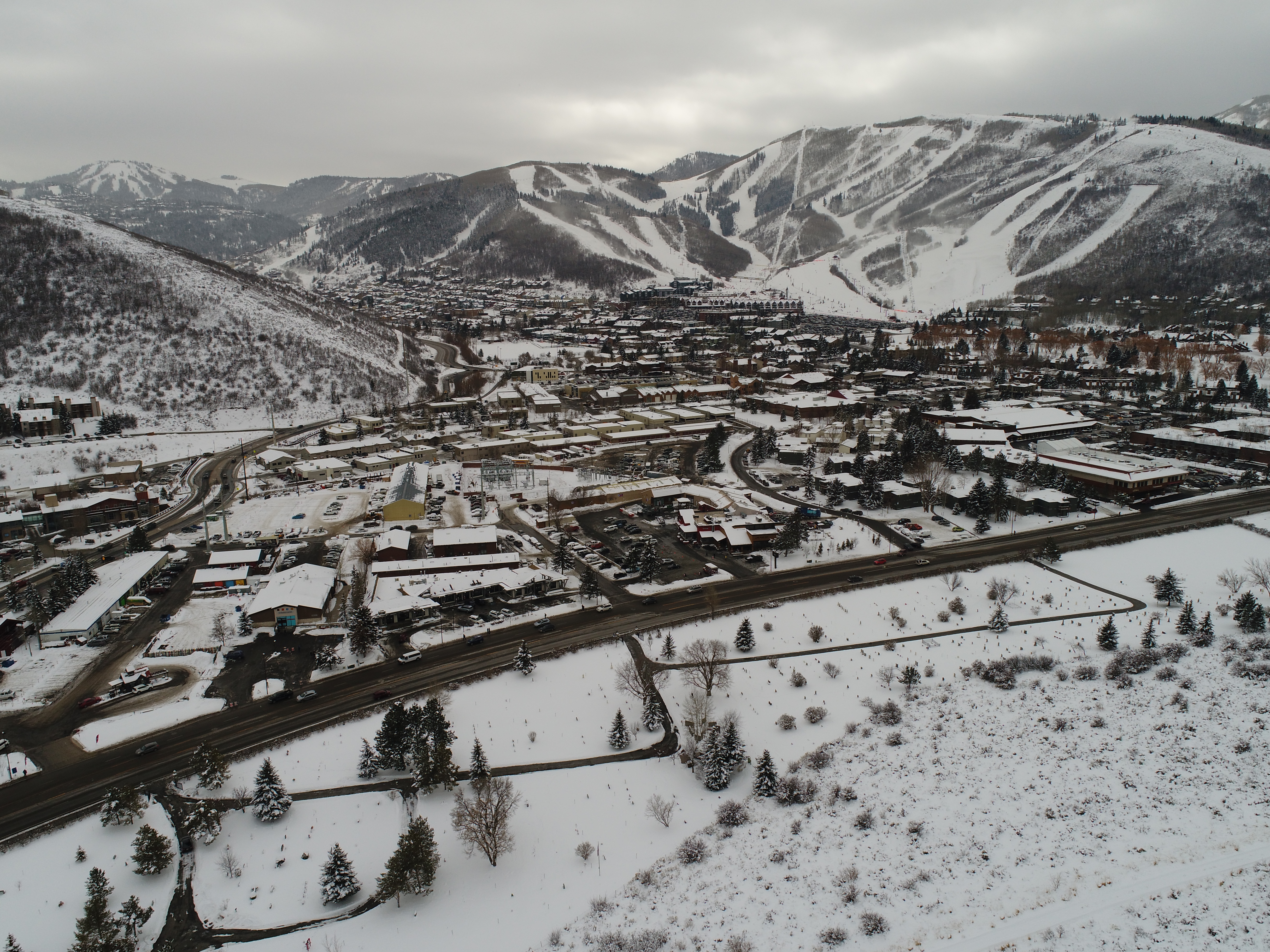 SLC skier dies after striking tree in Park City