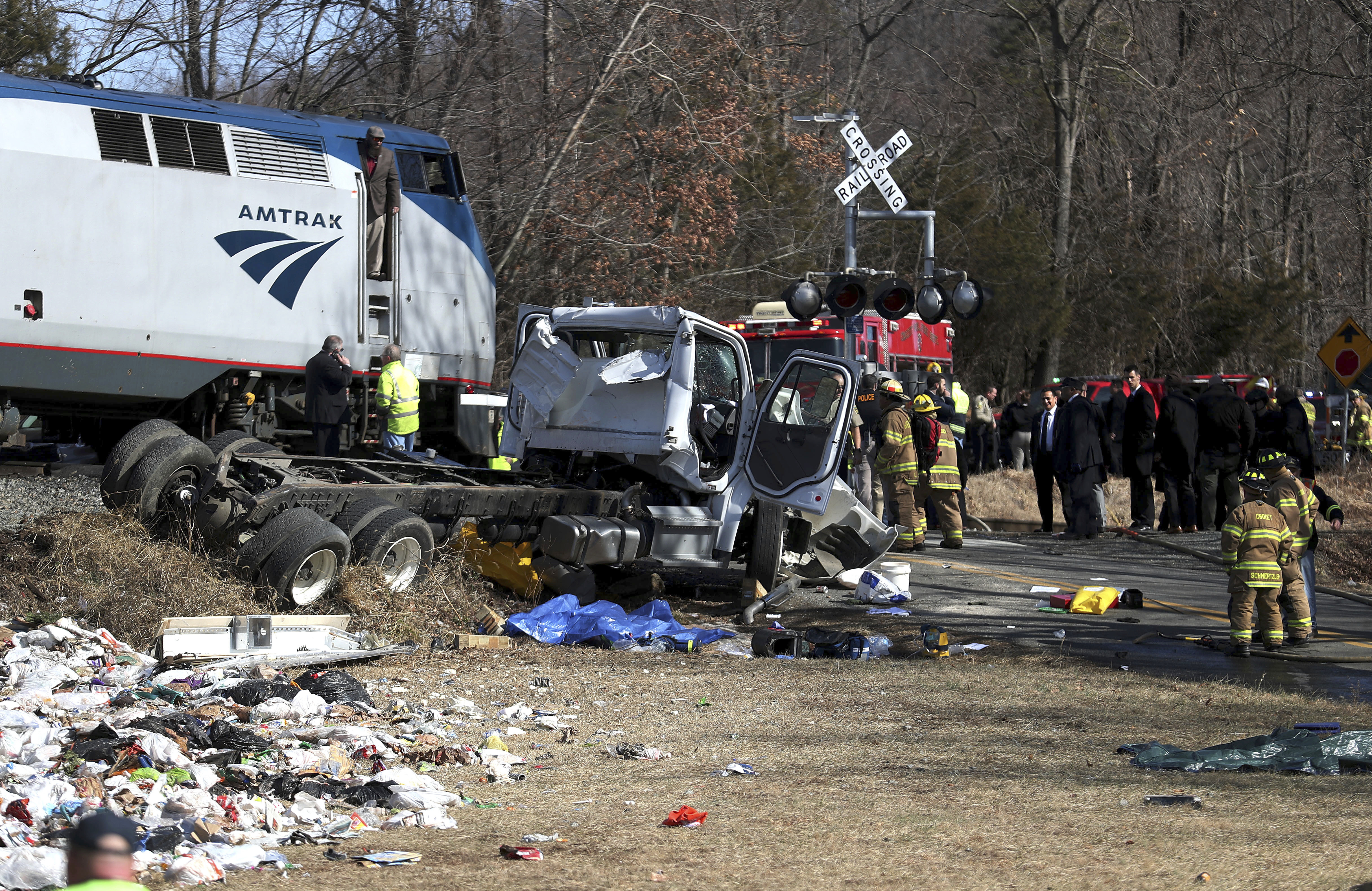 Utah Sen. Mike Lee uninjured in fatal Virginia train wreck