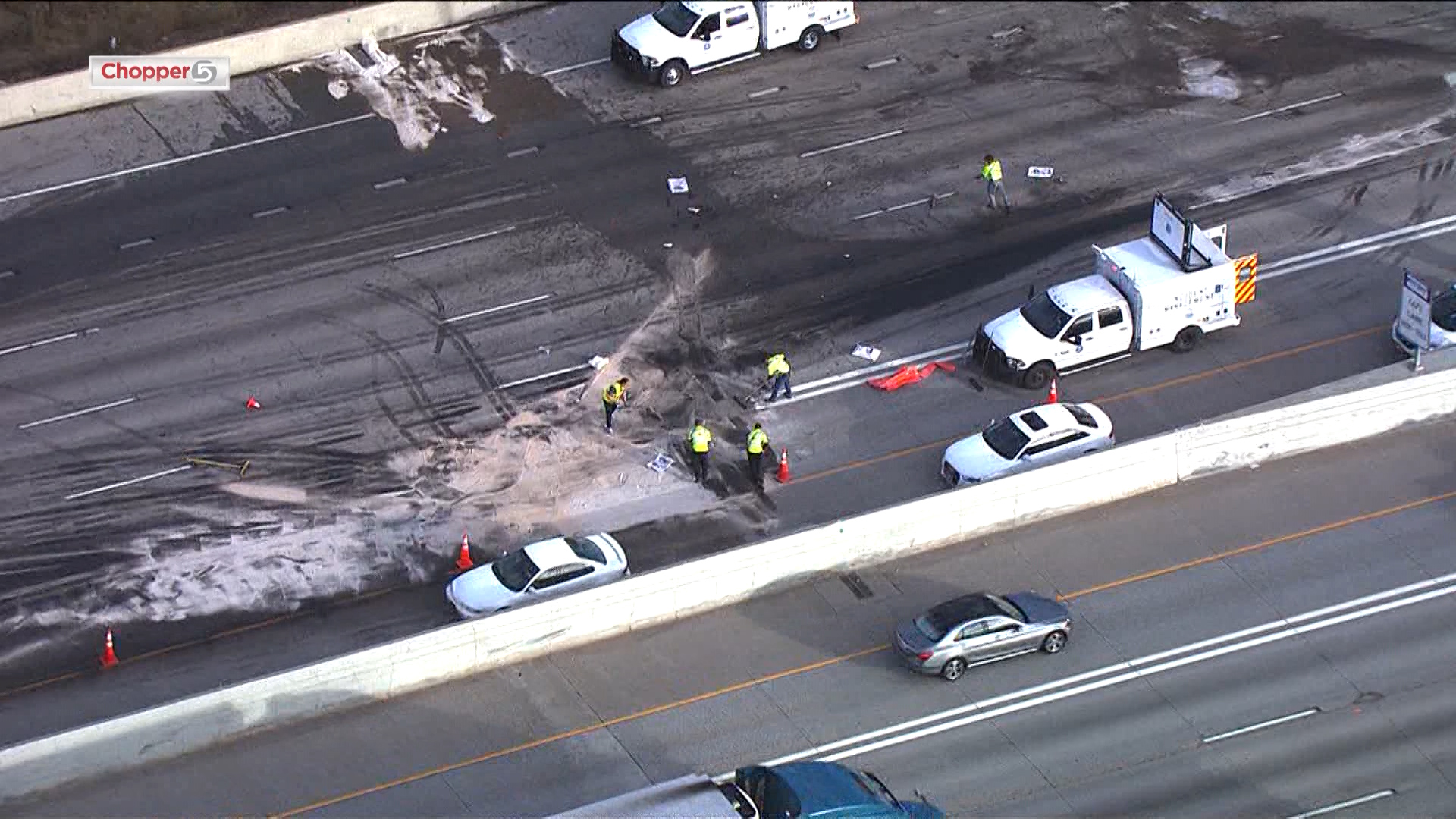 1 injured after I-15 crashes close 5 northbound lanes