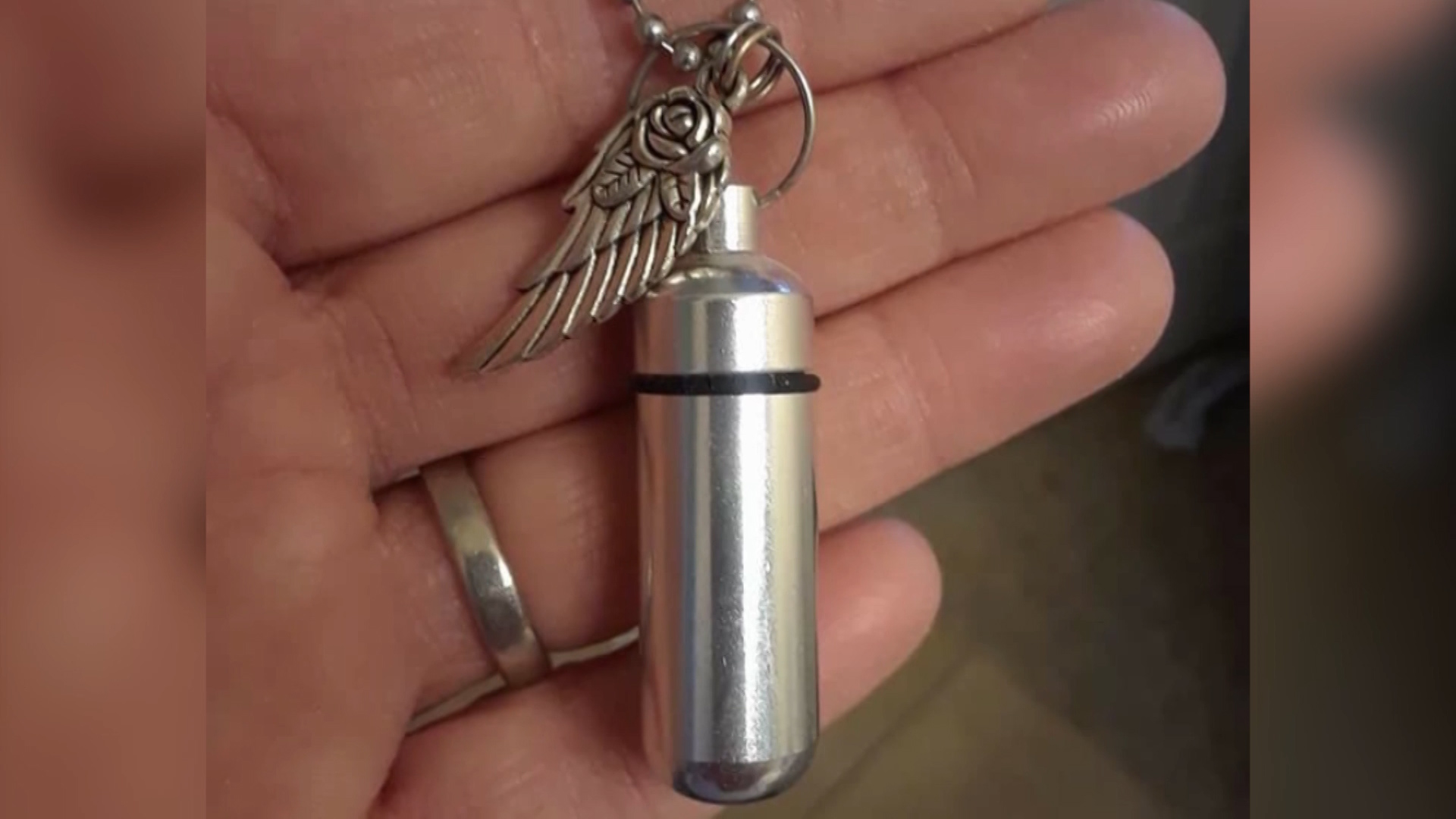 Theft victim just wants her mother’s ashes back
