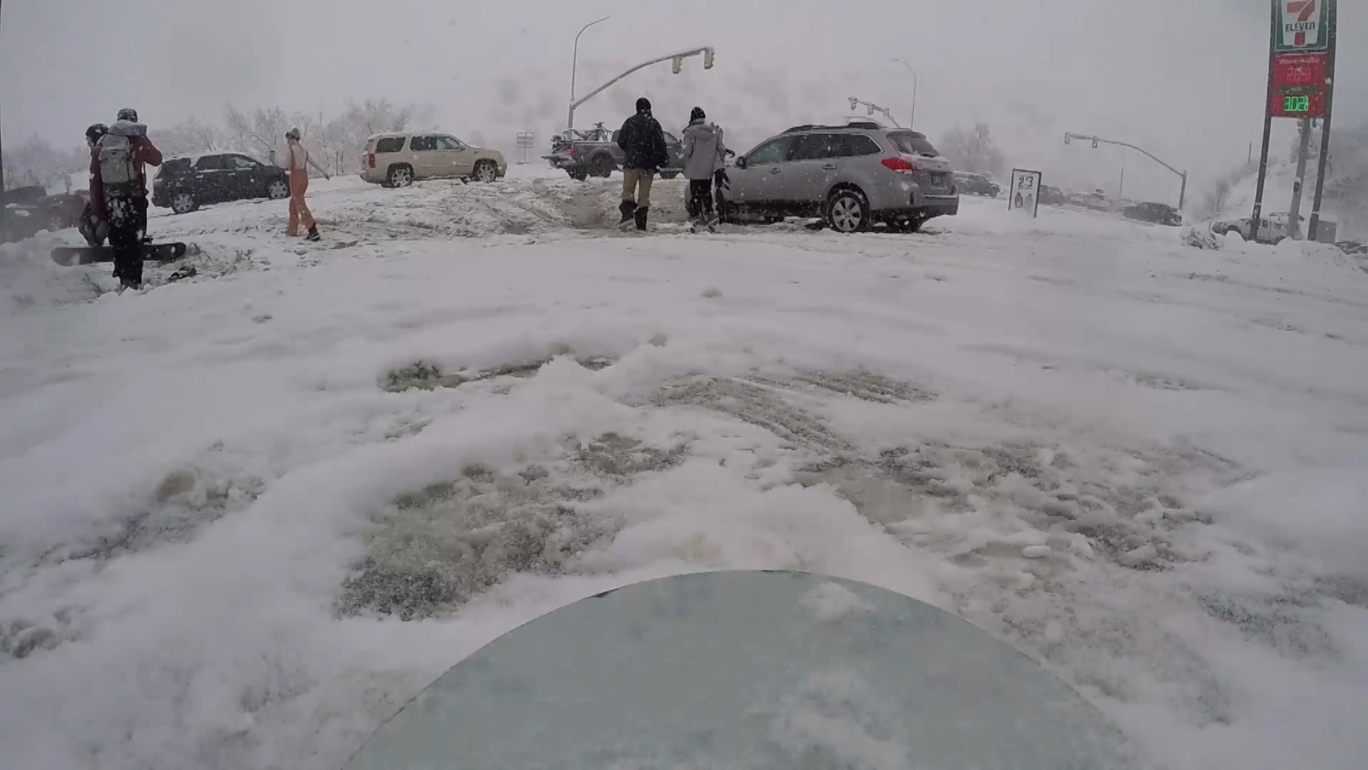 Snowstorm triggers powder day frenzy, hampers commute