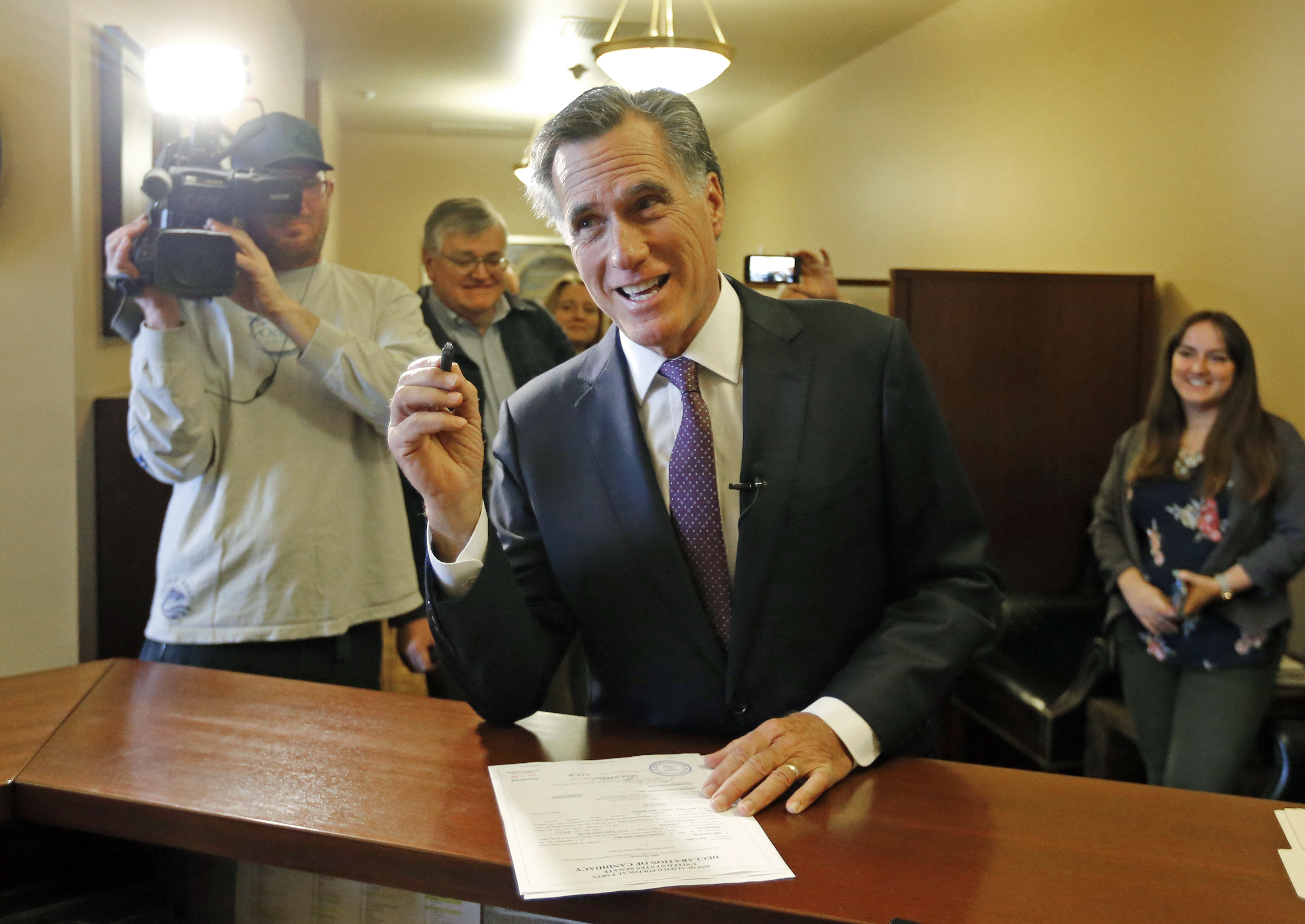 GOP US Senate candidates gunning for frontrunner Mitt Romney