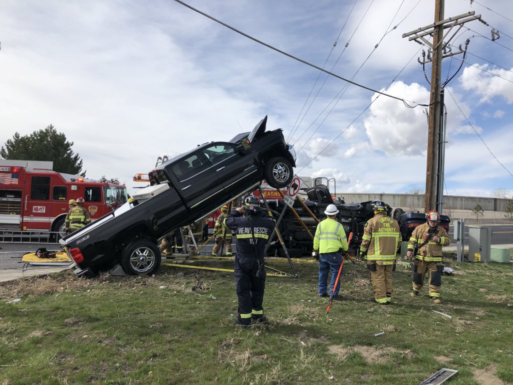 3-vehicle crash closes lanes on 2700 West in Taylorsville