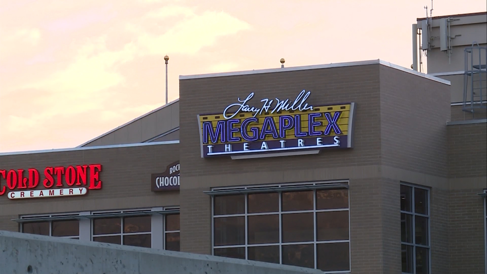 Teen critically injured after 20-foot fall from parking structure in Sandy