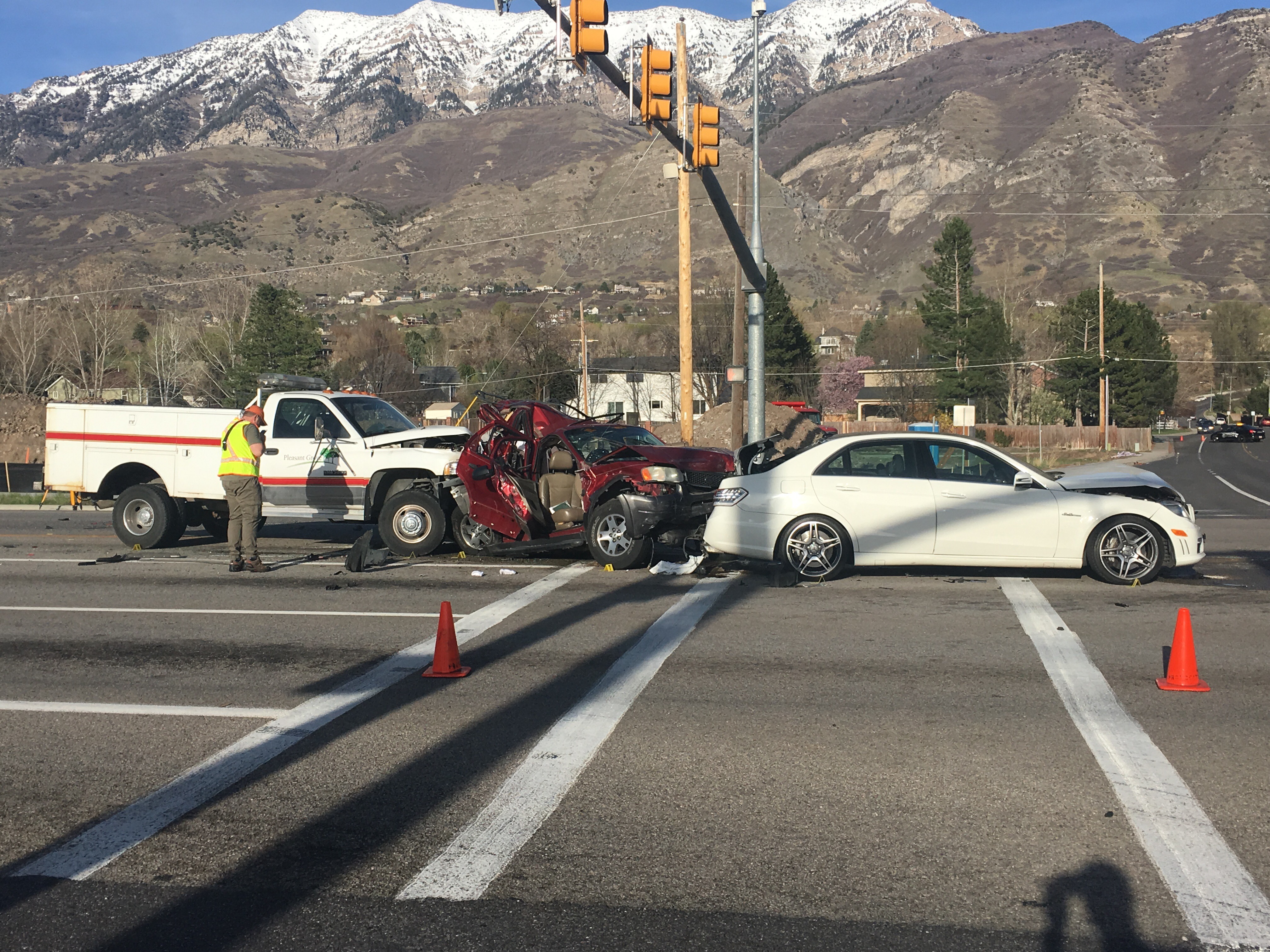 Police: 3-year-old dead, 8-month-old injured in Provo crash