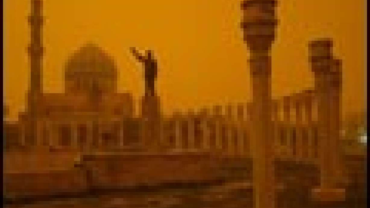 Smoke, Sandstorm, Explosions: A Busy Day in Baghdad