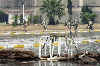 U.S. Commander in Iraq Briefs Bush on War