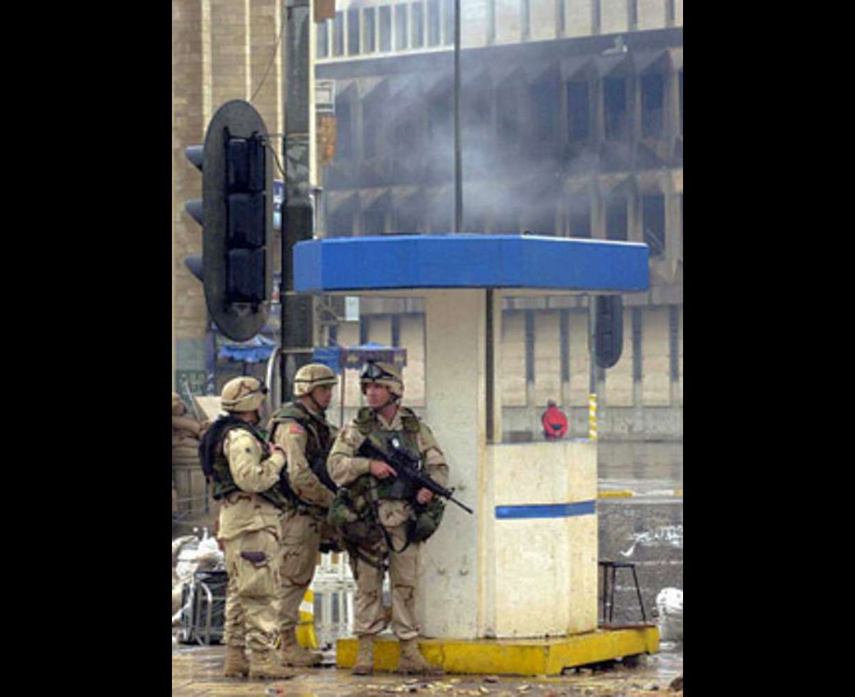 U.S. Commander in Iraq Briefs Bush on War